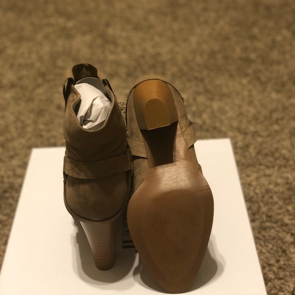 New Women Western Style Bootie - Picture 4 of 6